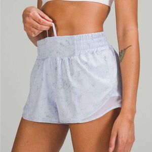 Lululemon Hotty Hot High-Rise Lined Short 4"
Gravel Dust Pastel Blue Multi